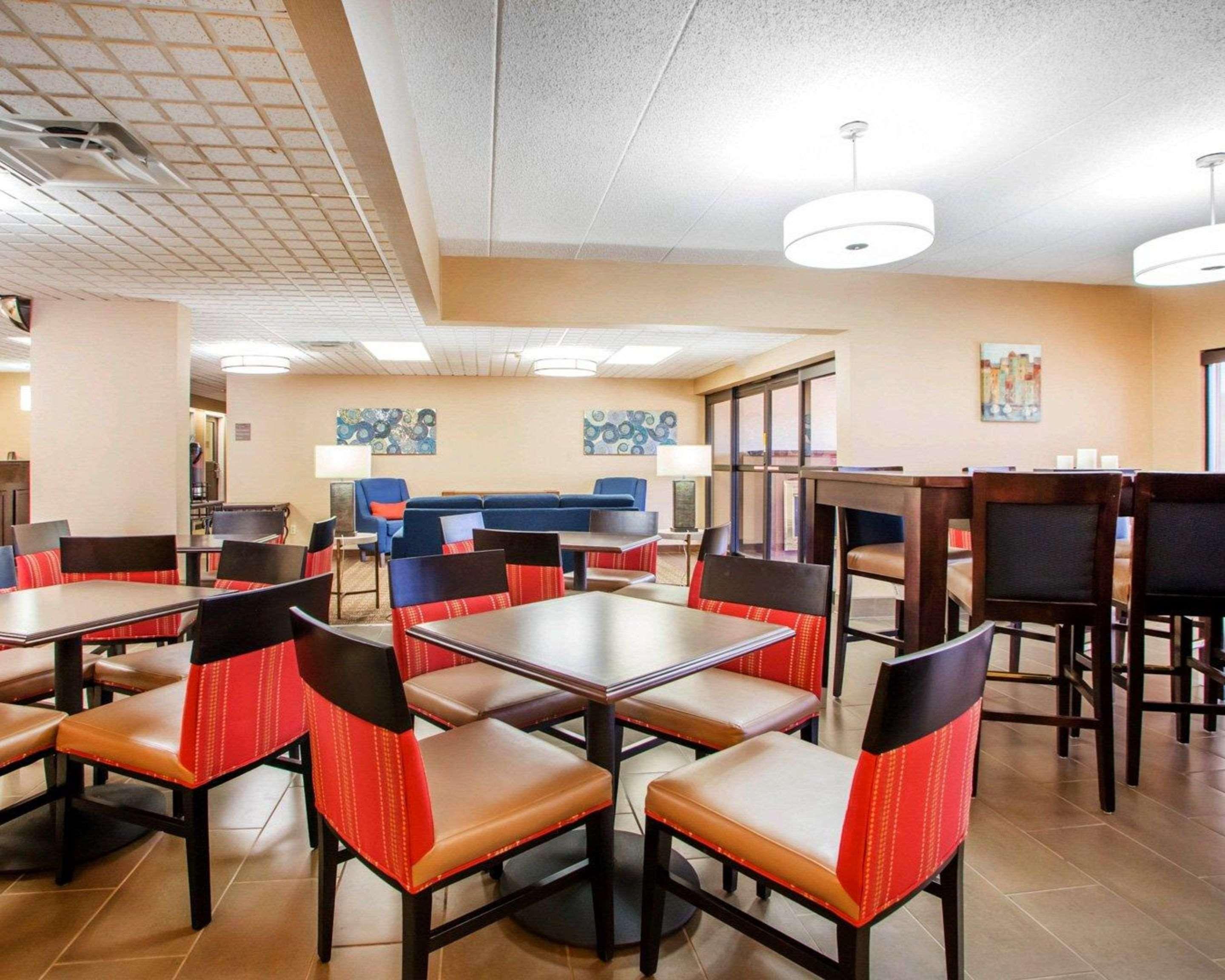 Comfort Inn Dayton - Huber Heights Экстерьер фото