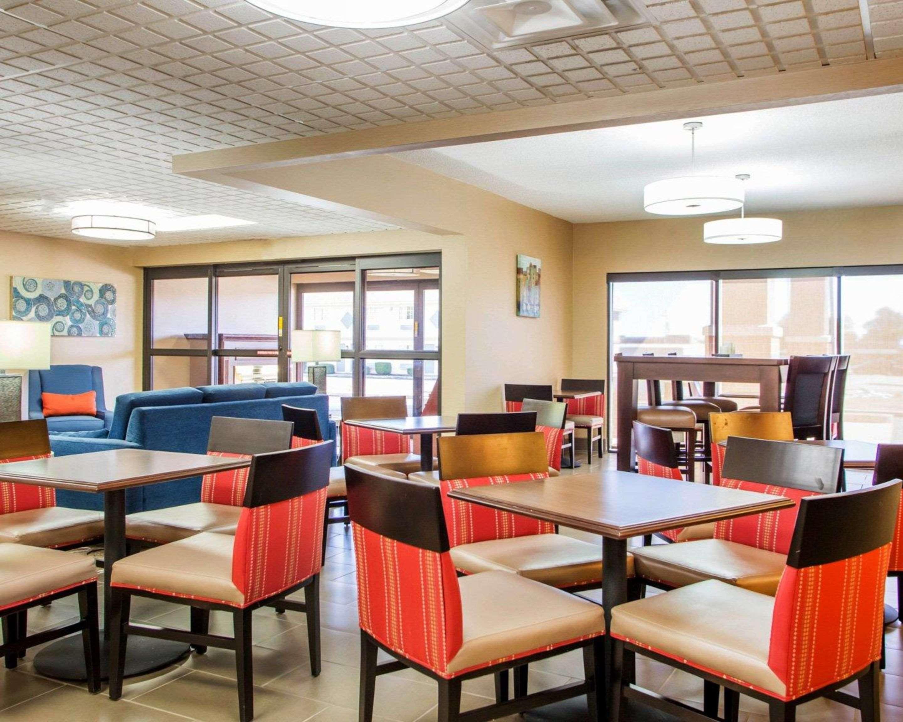 Comfort Inn Dayton - Huber Heights Экстерьер фото