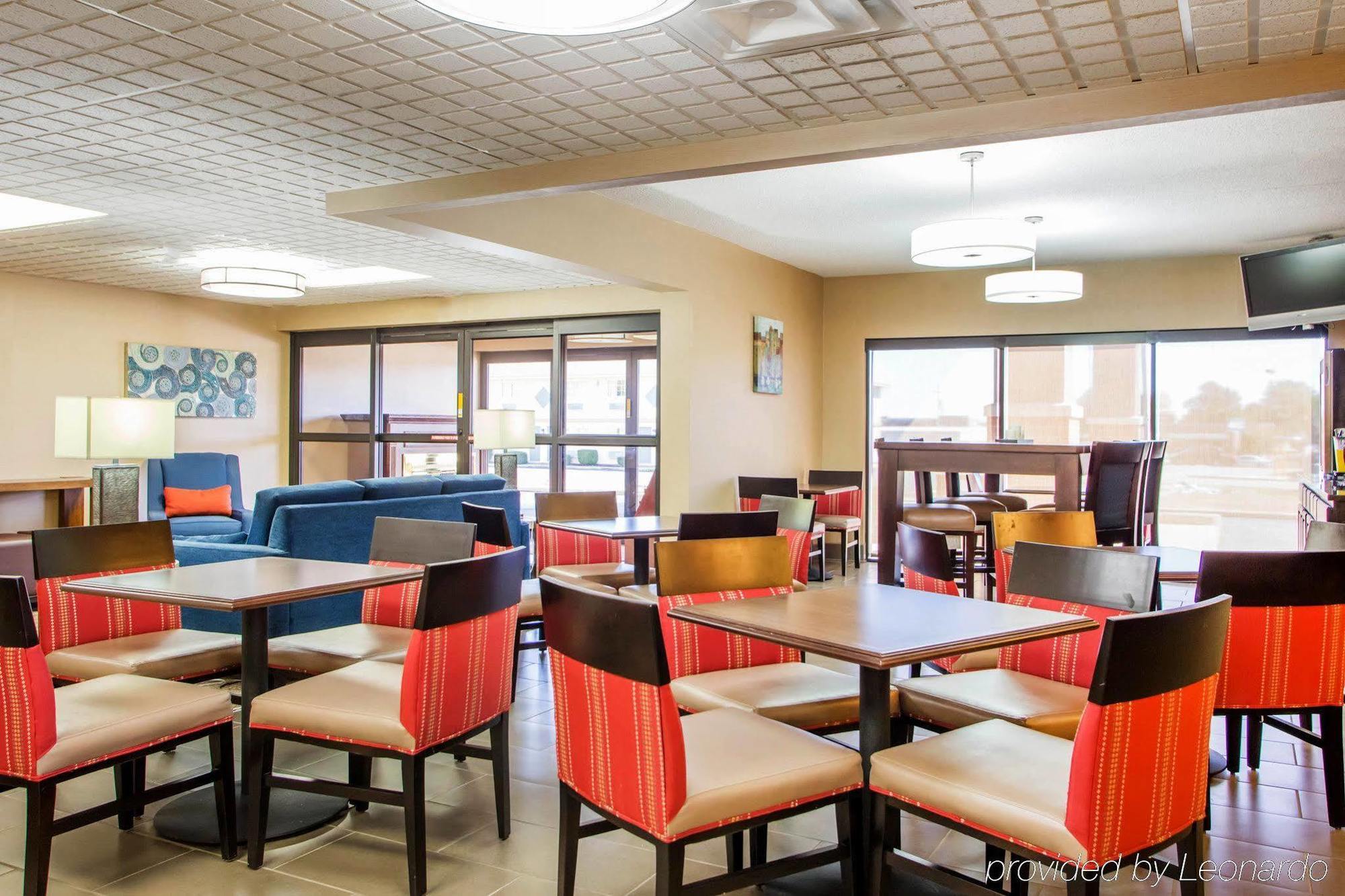 Comfort Inn Dayton - Huber Heights Экстерьер фото